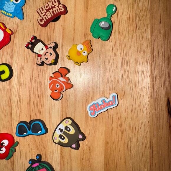 15 pcs Assortment of Jibbitz for Crocs Shoe Charms - Picture 5 of 6